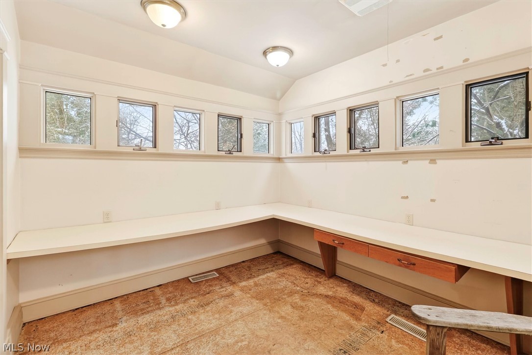1798 Middlehurst Road Cleveland, OH 44118 - Photo 21 of 49 Gallery Image 21