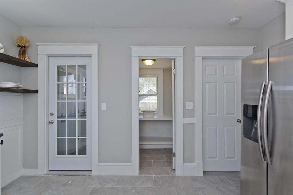 24 Berbay Circle Springfield, MA 01109 - Photo 4 of 31 Gallery Image 4