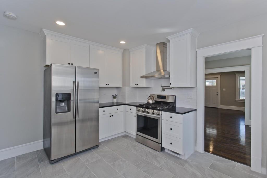 24 Berbay Circle Springfield, MA 01109 - Photo 5 of 31 Gallery Image 5