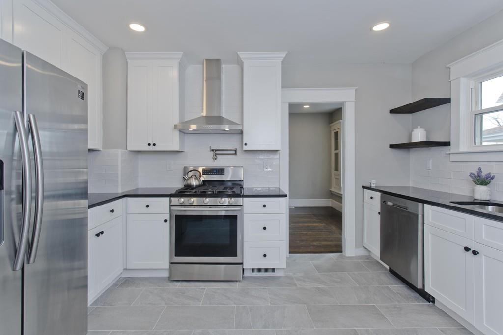24 Berbay Circle Springfield, MA 01109 - Photo 6 of 31 Gallery Image 6