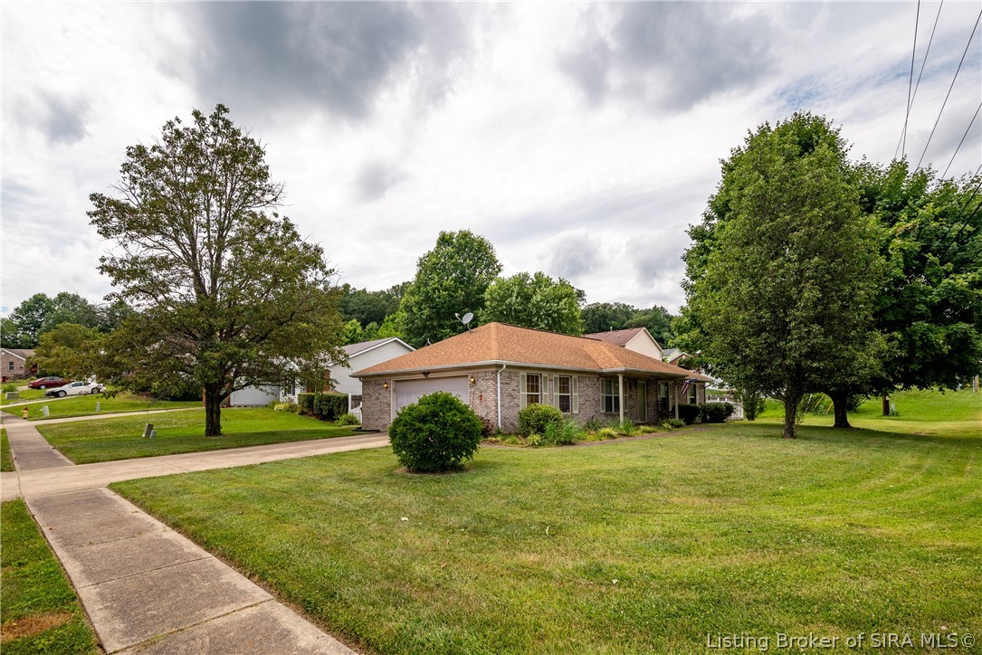 1325 Valley View Road New Albany, IN 47150 - Photo 1 of 26 Gallery Image 1