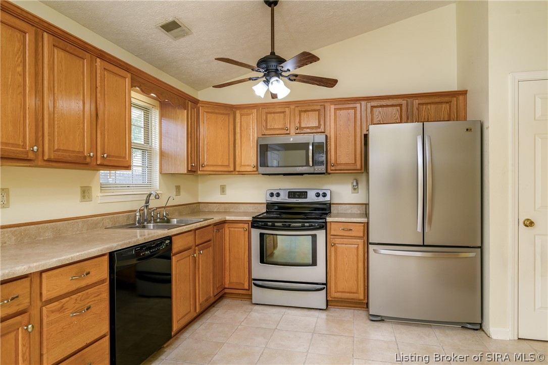 1325 Valley View Road New Albany, IN 47150 - Photo 11 of 26 Gallery Image 11