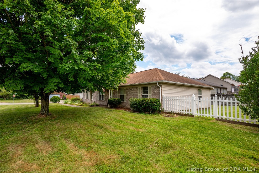 1325 Valley View Road New Albany, IN 47150 - Photo 3 of 26 Gallery Image 3