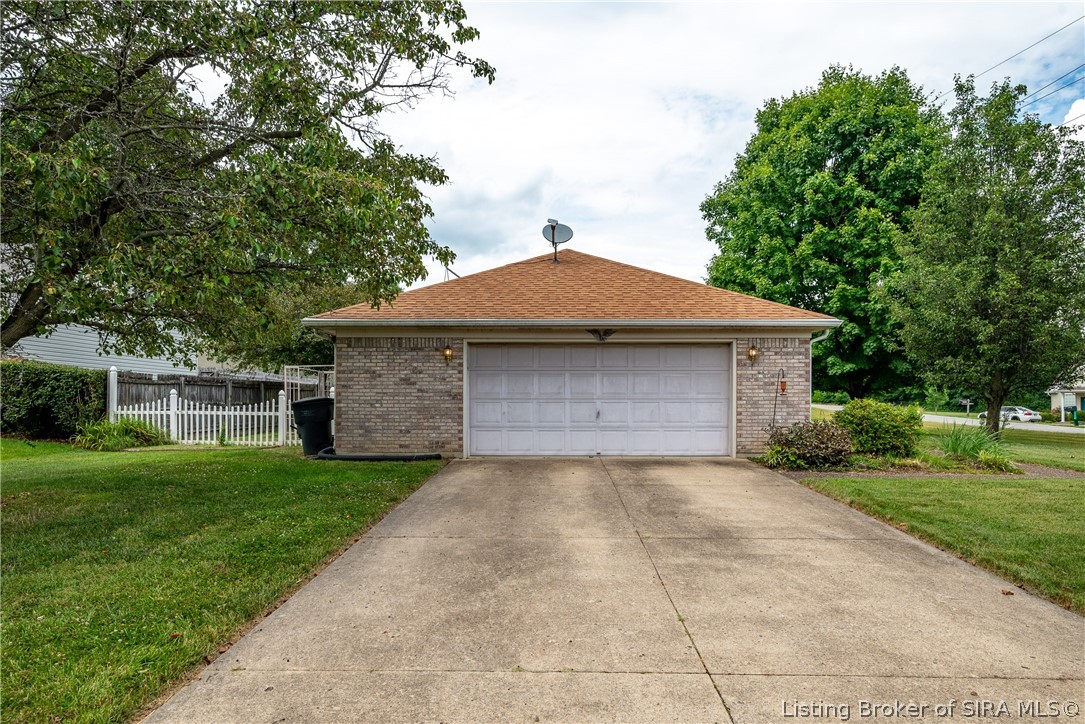 1325 Valley View Road New Albany, IN 47150 - Photo 6 of 26 Gallery Image 6