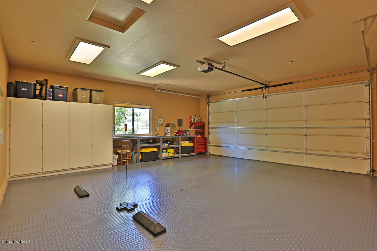 10612 North Sharps Road Prescott, AZ 86305 - Photo 32 of 83 2 of 3 Car Garage