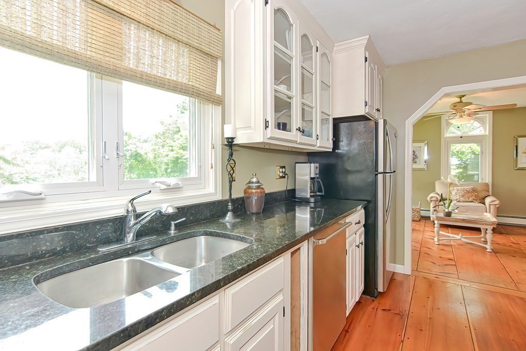 10 Valley Road Southborough, MA 01772 - Photo 13 of 41 Gallery Image 13
