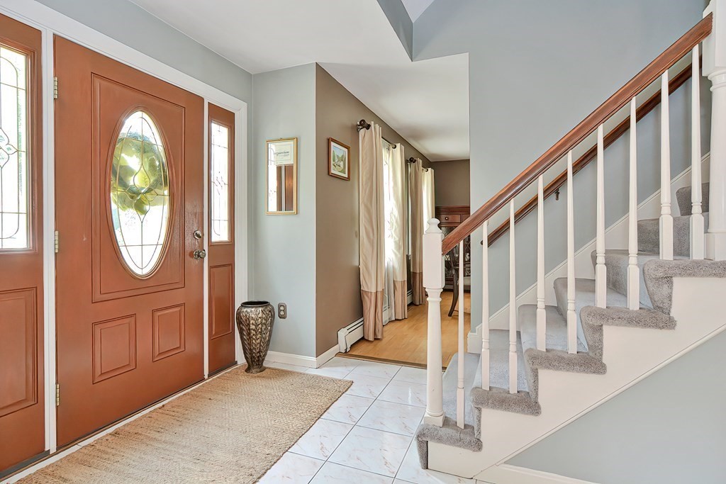 10 Valley Road Southborough, MA 01772 - Photo 5 of 41 Gallery Image 5