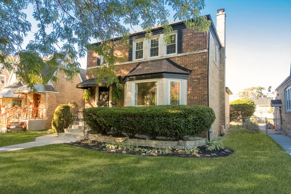 $629,000 | 3312 North New England Avenue, Chicago, IL 60634