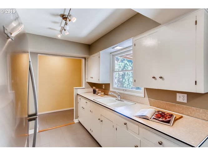 12820 Southwest 4th Street Beaverton, OR 97005 - Photo 11 of 28 Gallery Image 11