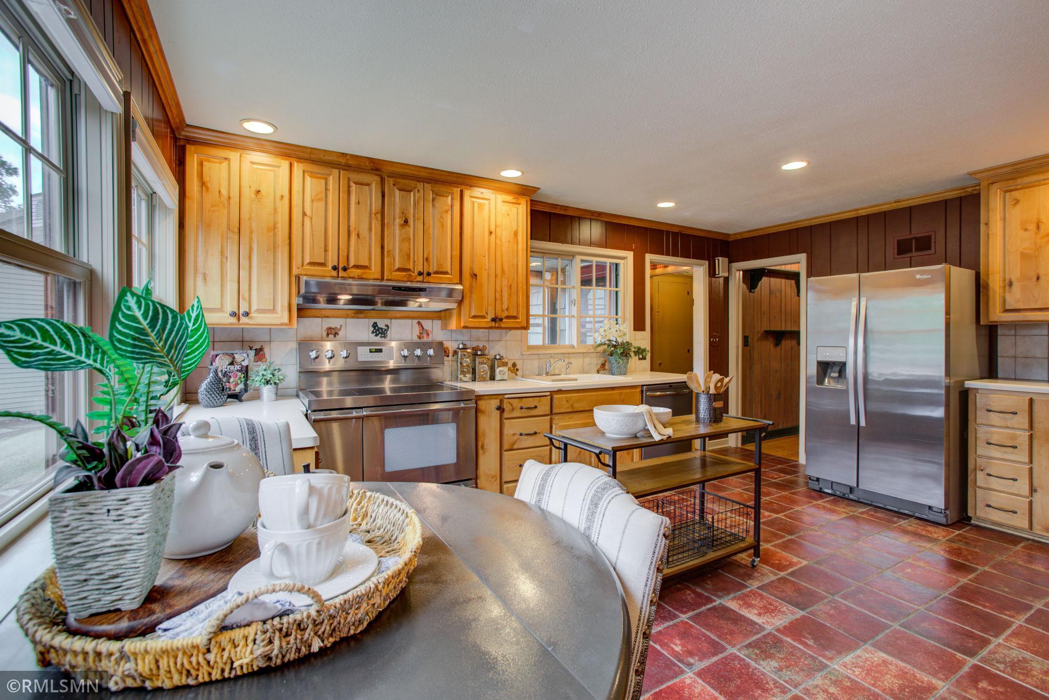 417 West Farmdale Road Hopkins, MN 55343 - Photo 8 of 24 Gallery Image 8