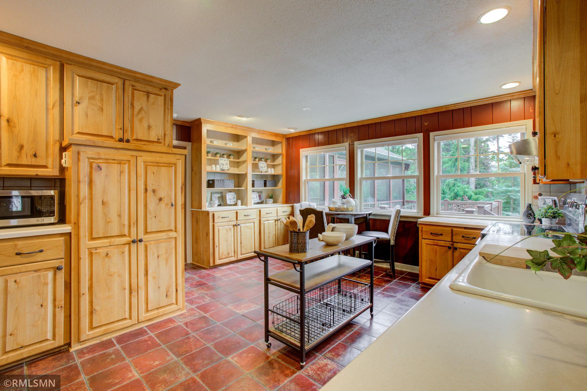 417 West Farmdale Road Hopkins, MN 55343 - Photo 10 of 24 Gallery Image 10