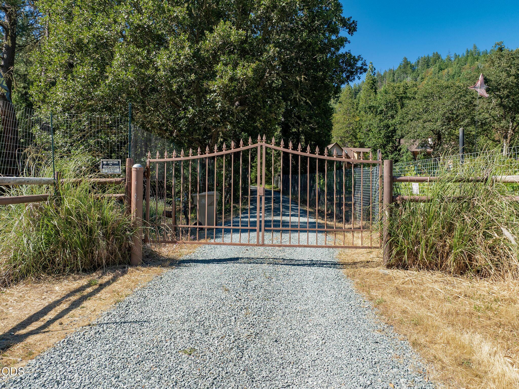 5060 Jumpoff Joe Creek Road Grants Pass, OR 97526 - Photo 2 of 81