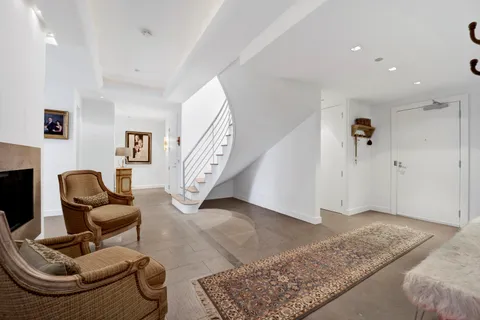 $2,399,999 | 55 West Delaware Place, Unit 1120, Chicago, IL 60610