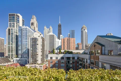$2,399,999 | 55 West Delaware Place, Unit 1120, Chicago, IL 60610