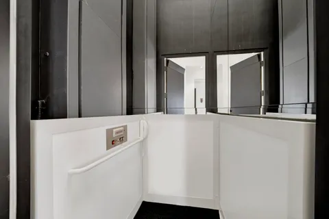 $2,399,999 | 55 West Delaware Place, Unit 1120, Chicago, IL 60610