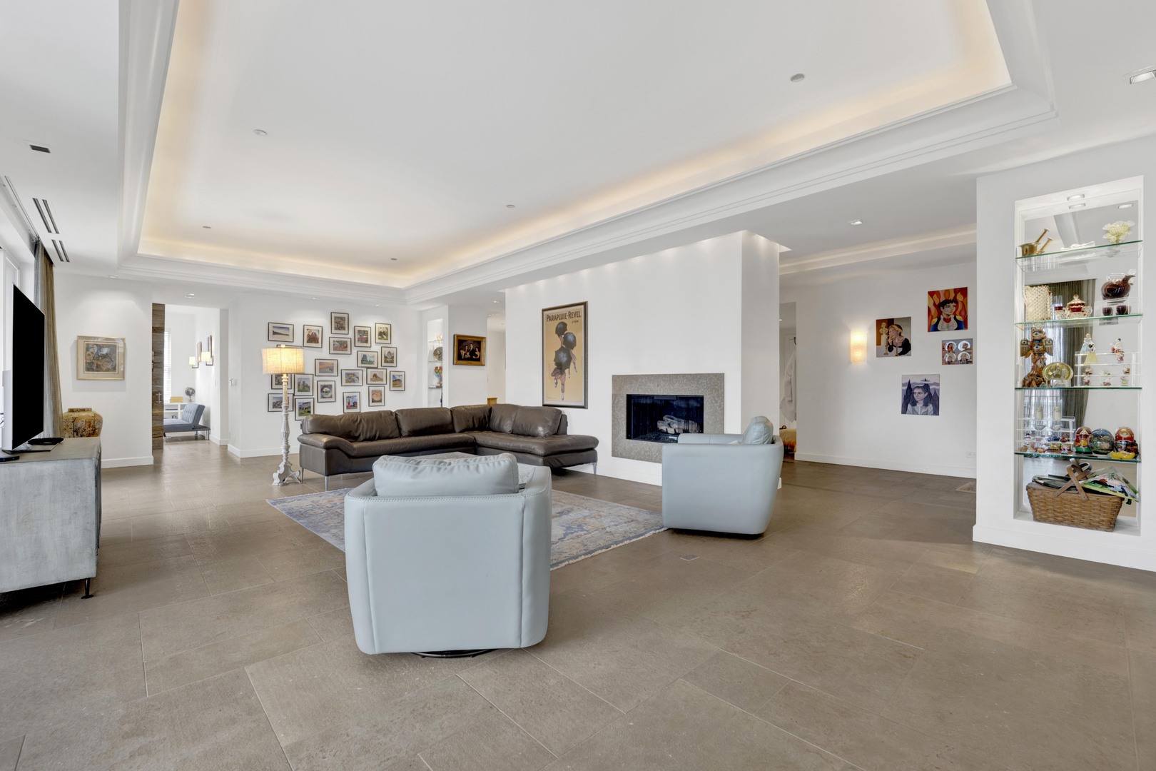 55 West Delaware Place, Unit 1120 Chicago, IL 60610 - Photo 5 of 36