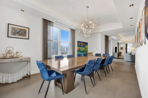 $2,500,000 | 55 West Delaware Place, Unit 1120, Chicago, IL 60610