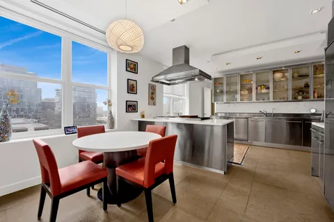 $2,500,000 | 55 West Delaware Place, Unit 1120, Chicago, IL 60610