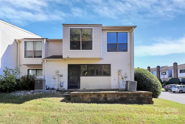 $269,900 | 10918 Carmel Crossing Road, Charlotte, NC 28226