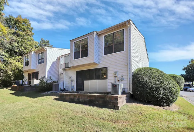 $269,900 | 10918 Carmel Crossing Road, Charlotte, NC 28226