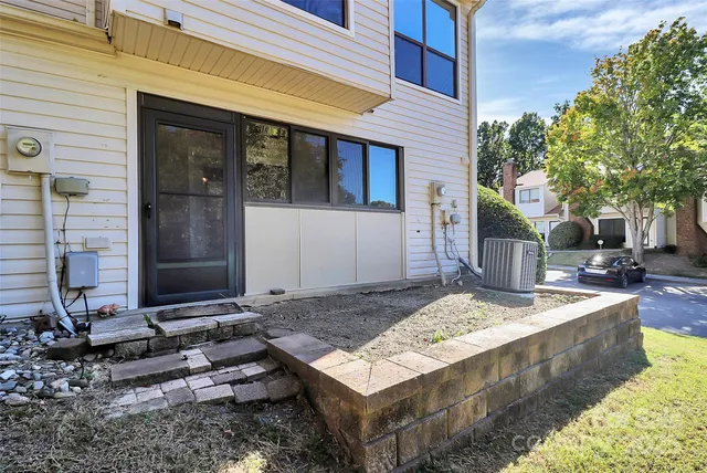 $269,900 | 10918 Carmel Crossing Road, Charlotte, NC 28226