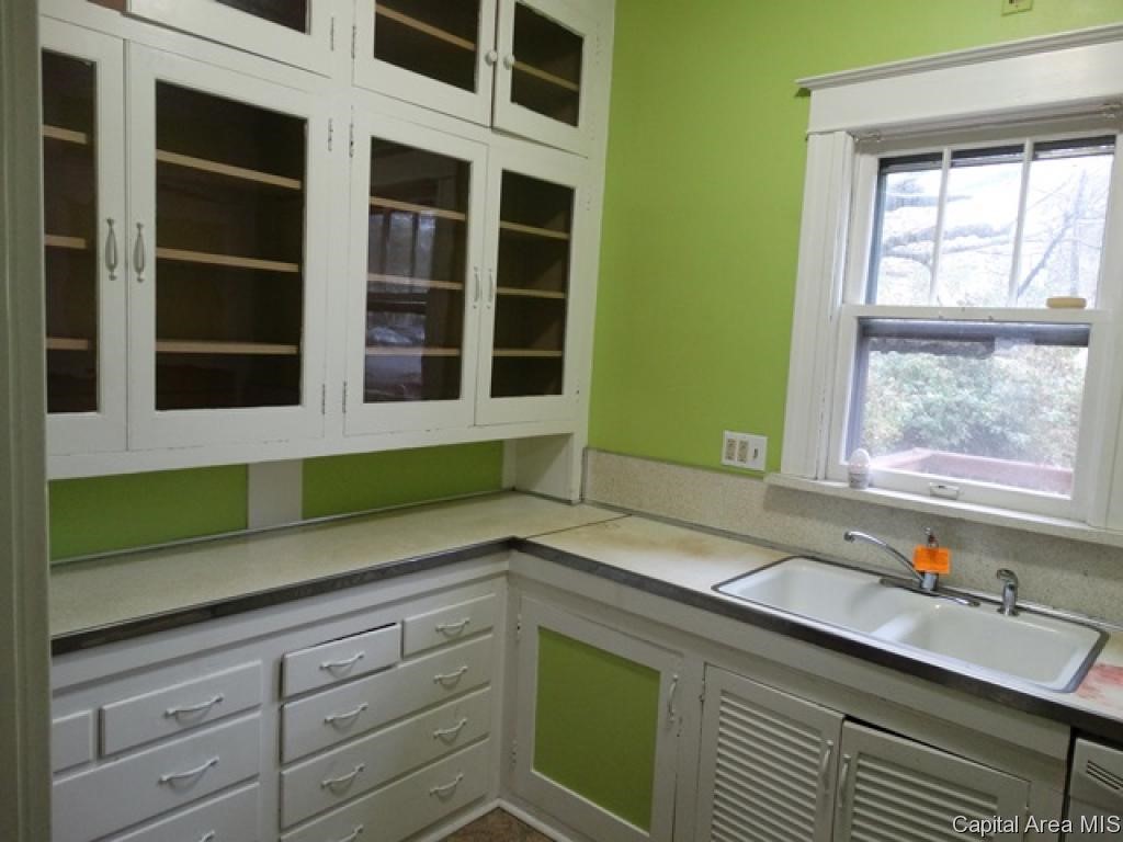 925 West Lawrence Avenue Springfield, IL 62704 - Photo 12 of 15 Gallery Image 12