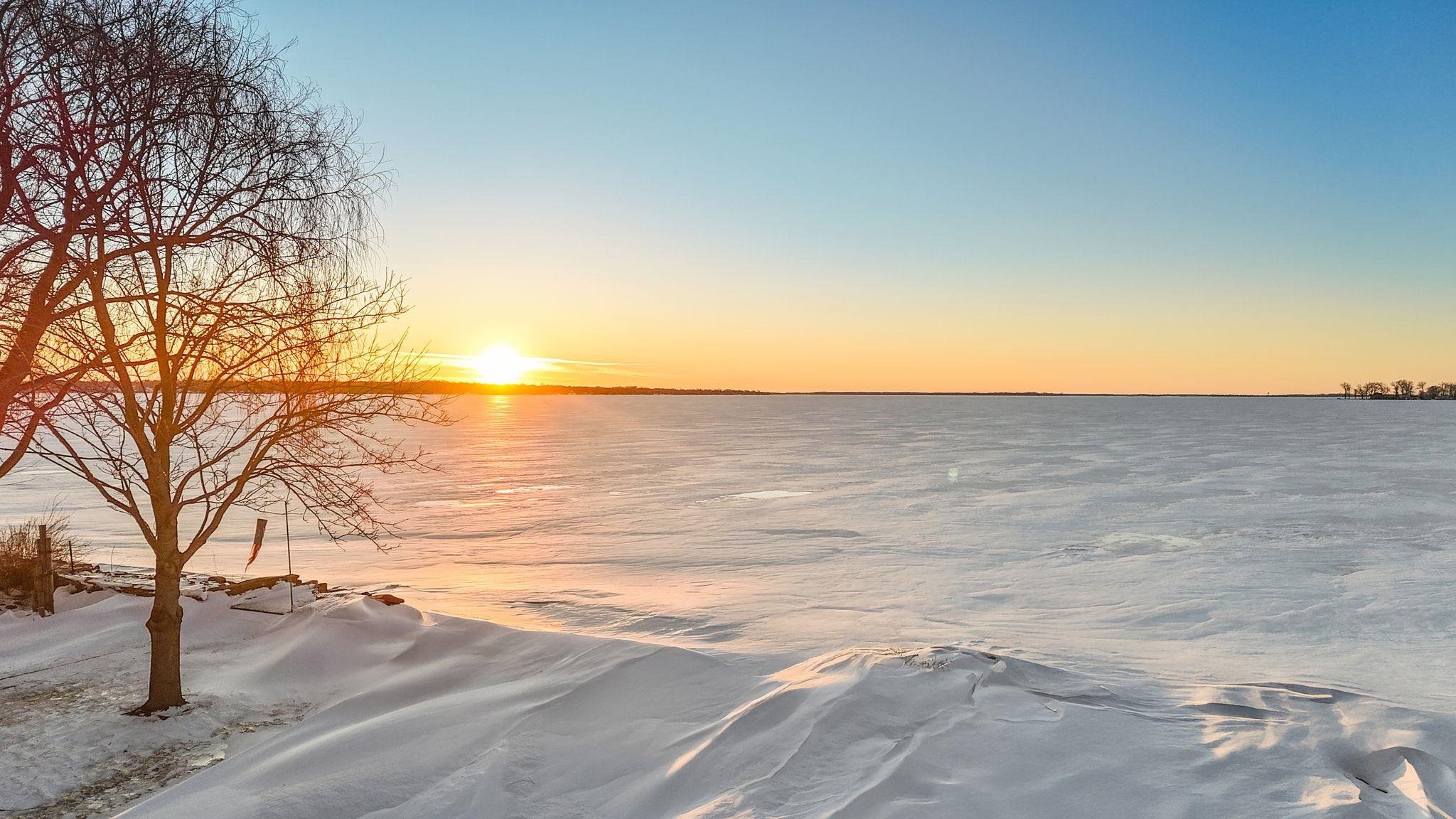 2959 Sunset Point Lane Oshkosh, WI 54904 - Photo 1 of 27