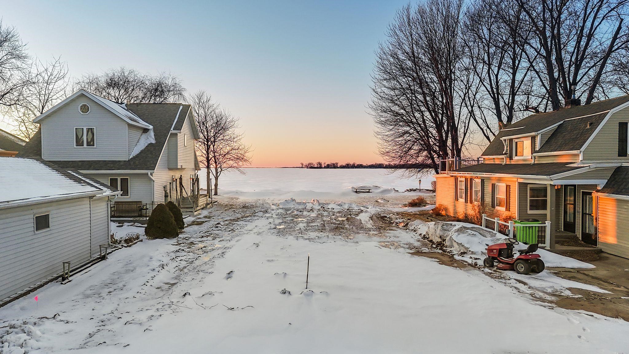 2959 Sunset Point Lane Oshkosh, WI 54904 - Photo 24 of 27