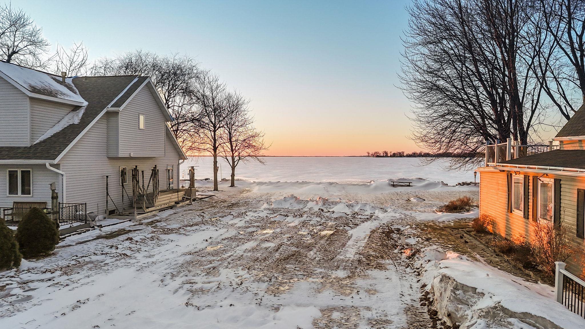 2959 Sunset Point Lane Oshkosh, WI 54904 - Photo 25 of 27