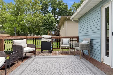 $320,000 | 12104 West 93rd Street, Lenexa, KS 66215