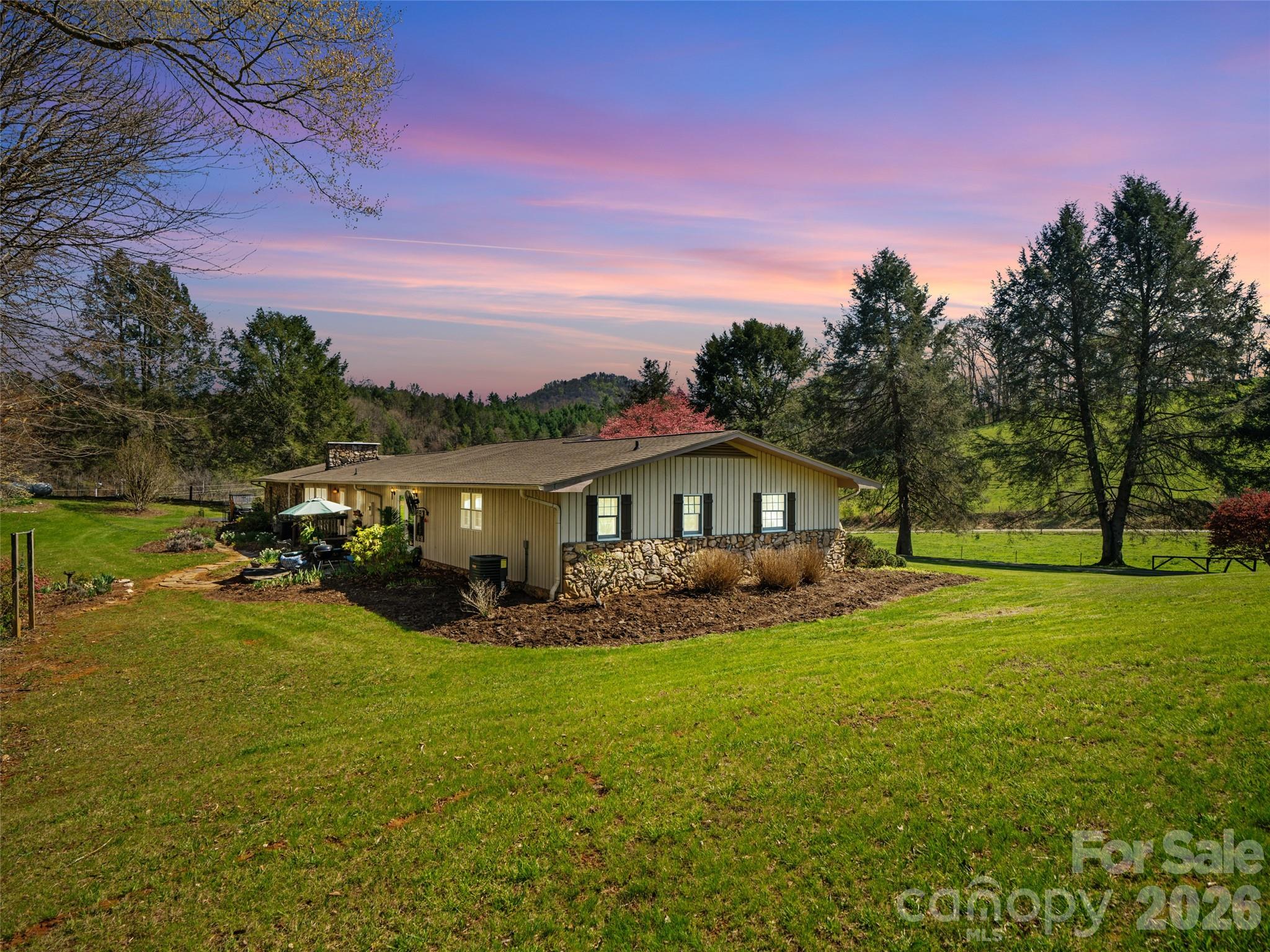 1617 California Creek Road Mars Hill, NC 28754 - Photo 9 of 48