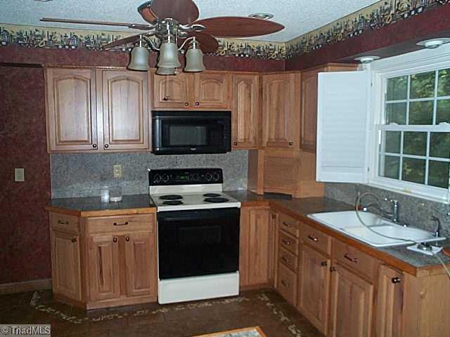 2877 Millwheel Road Pfafftown, NC 27040 - Photo 8 of 10 Kitchen. another view of the kitchen