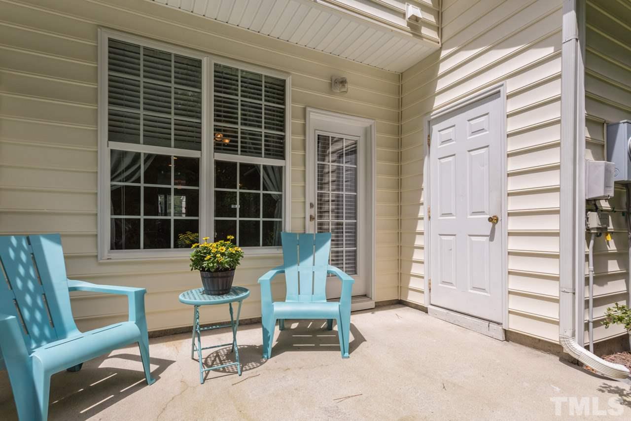 4528 Sugarbend Way Raleigh, NC 27606 - Photo 5 of 22 Gallery Image 5