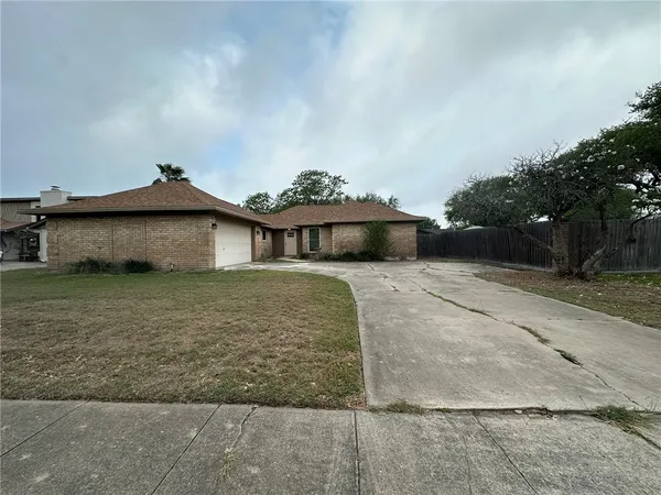 $2,350 | 314 San Saba Drive, Portland, TX 78374