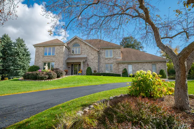 $995,000 | 19775 Trilby Court, Brookfield, WI 53045