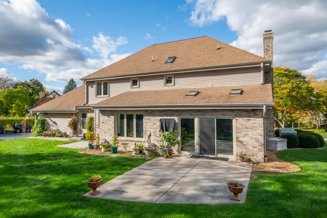 $995,000 | 19775 Trilby Court, Brookfield, WI 53045