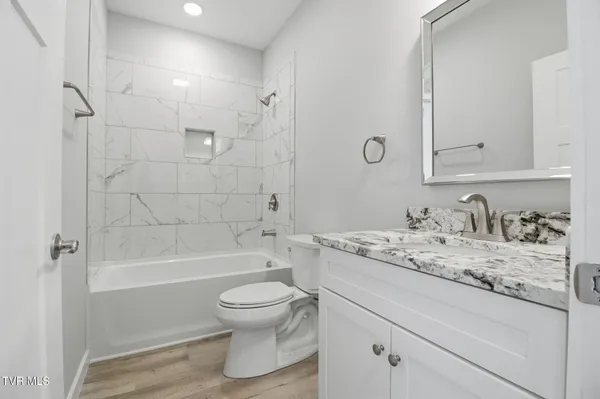 $429,900 | 225 Dry Kiln Court, Johnson City, TN 37615