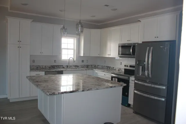 $449,900 | 225 Dry Kiln Court, Johnson City, TN 37615