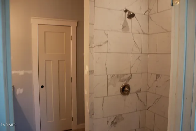 $449,900 | 225 Dry Kiln Court, Johnson City, TN 37615