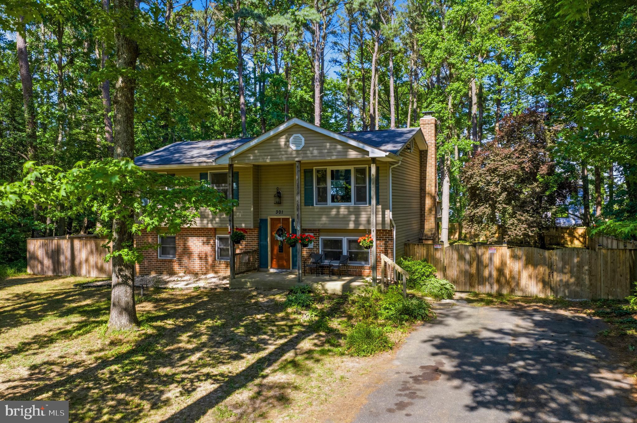 Beautiful setting 
tenant gets left side of drivew