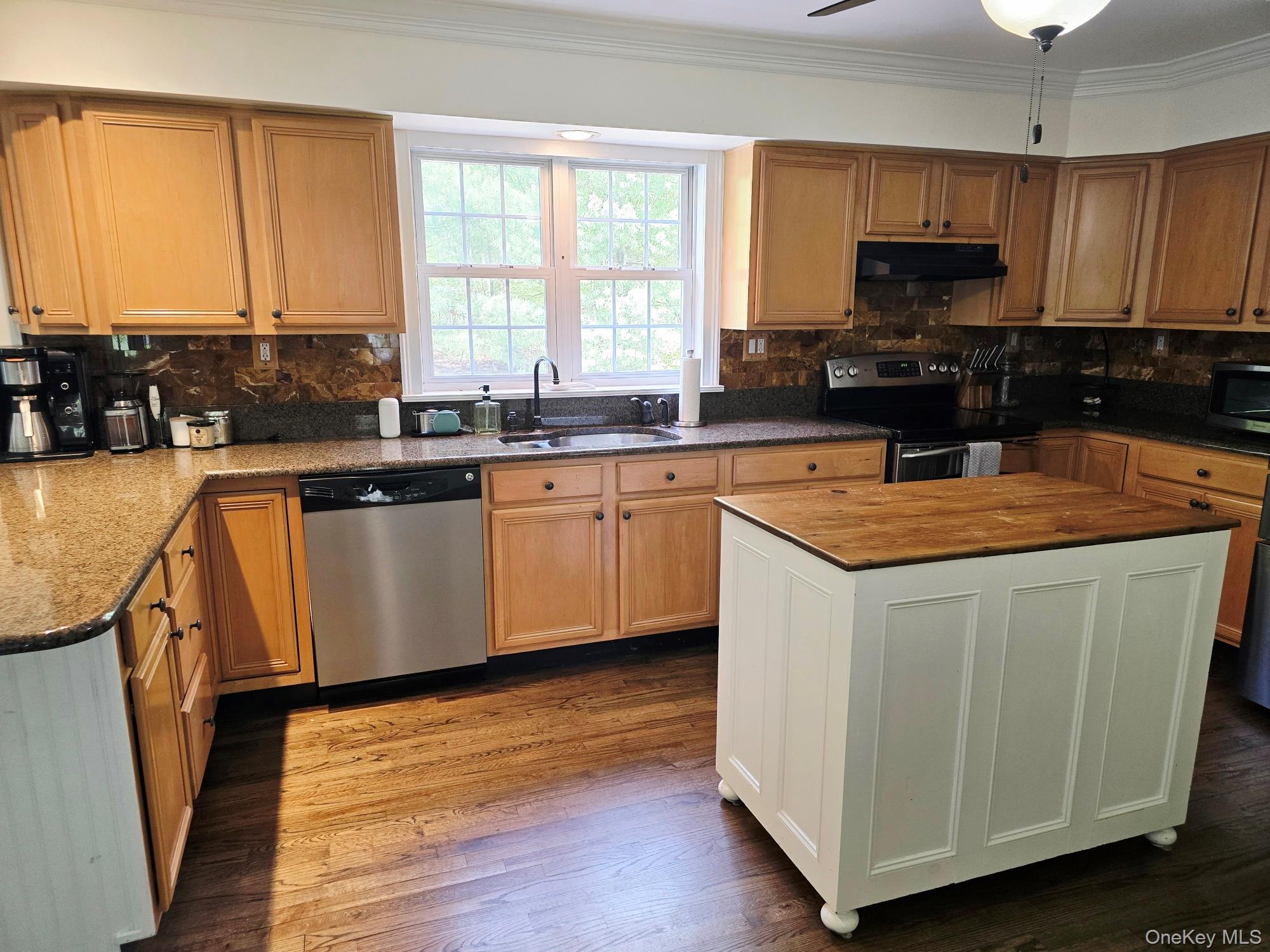 64 Beachfern Road Center Moriches, NY 11934 - Photo 4 of 12
