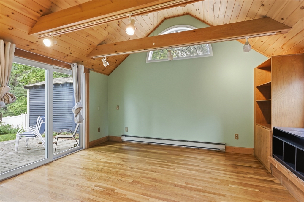 384 Pearl Hill Road Fitchburg, MA 01420 - Photo 16 of 41
