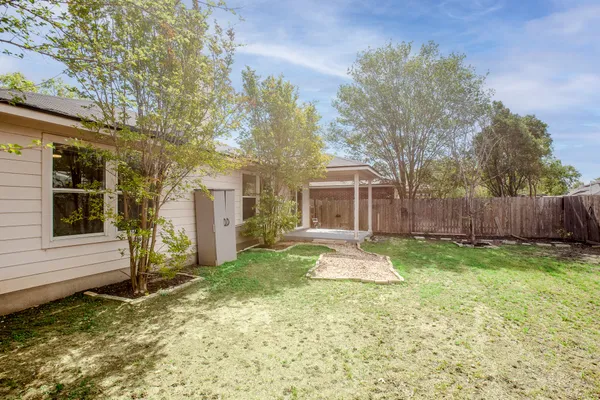 $1,750 | 200 Buttercup Street, Kyle, TX 78640