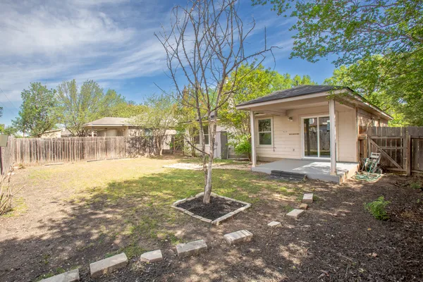 $1,750 | 200 Buttercup Street, Kyle, TX 78640
