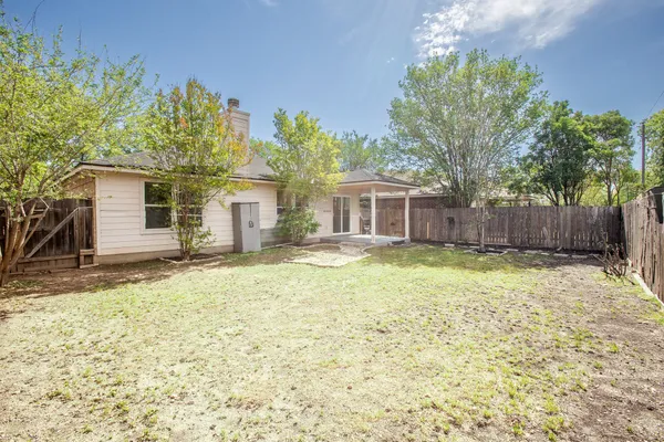 $1,750 | 200 Buttercup Street, Kyle, TX 78640