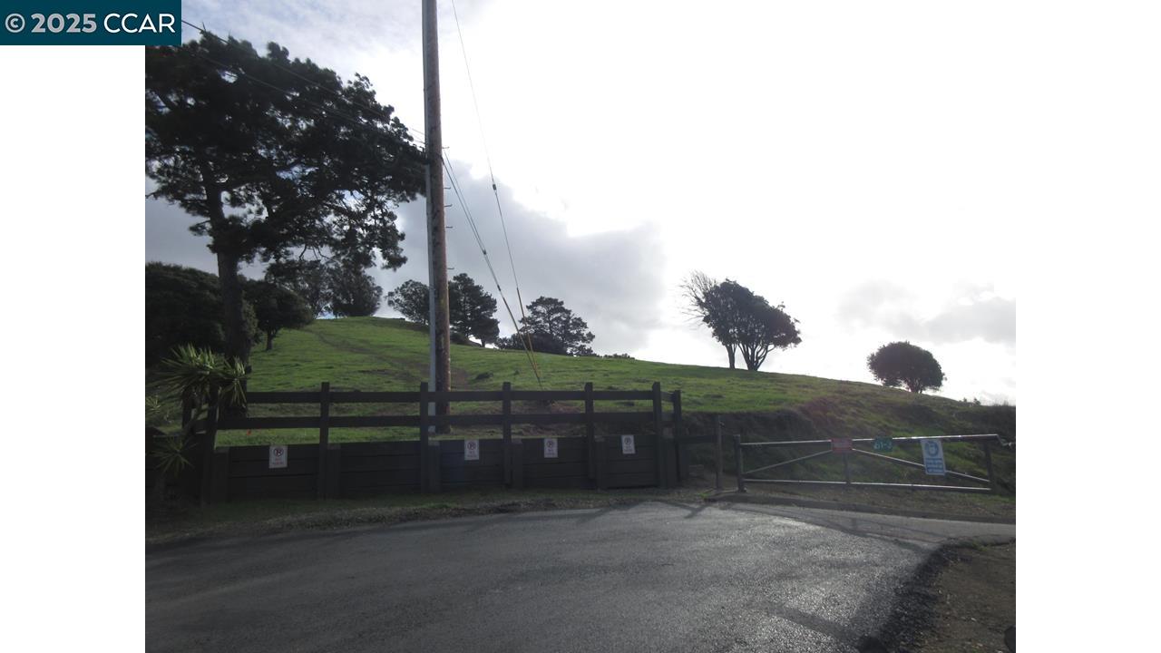 0 Crest Avenue Richmond, CA 94801 - Photo 14 of 30 a view of a outdoor space