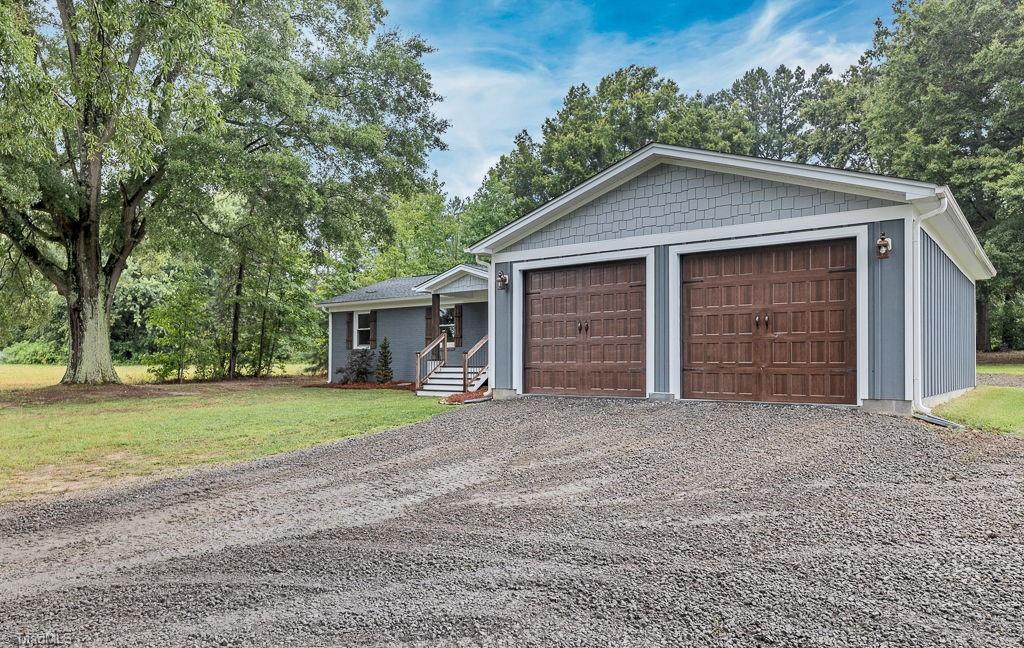 1843 Oak Ridge Road Oak Ridge, NC 27310 - Photo 3 of 31