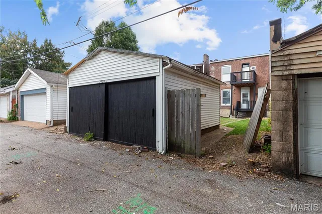 $385,000 | 2220 Nebraska Avenue, St. Louis, MO 63104