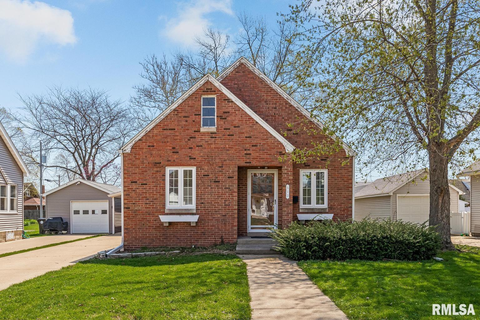 512 South Mathis Avenue Morton, IL 61550 - Photo 2 of 39 Gallery Image 2