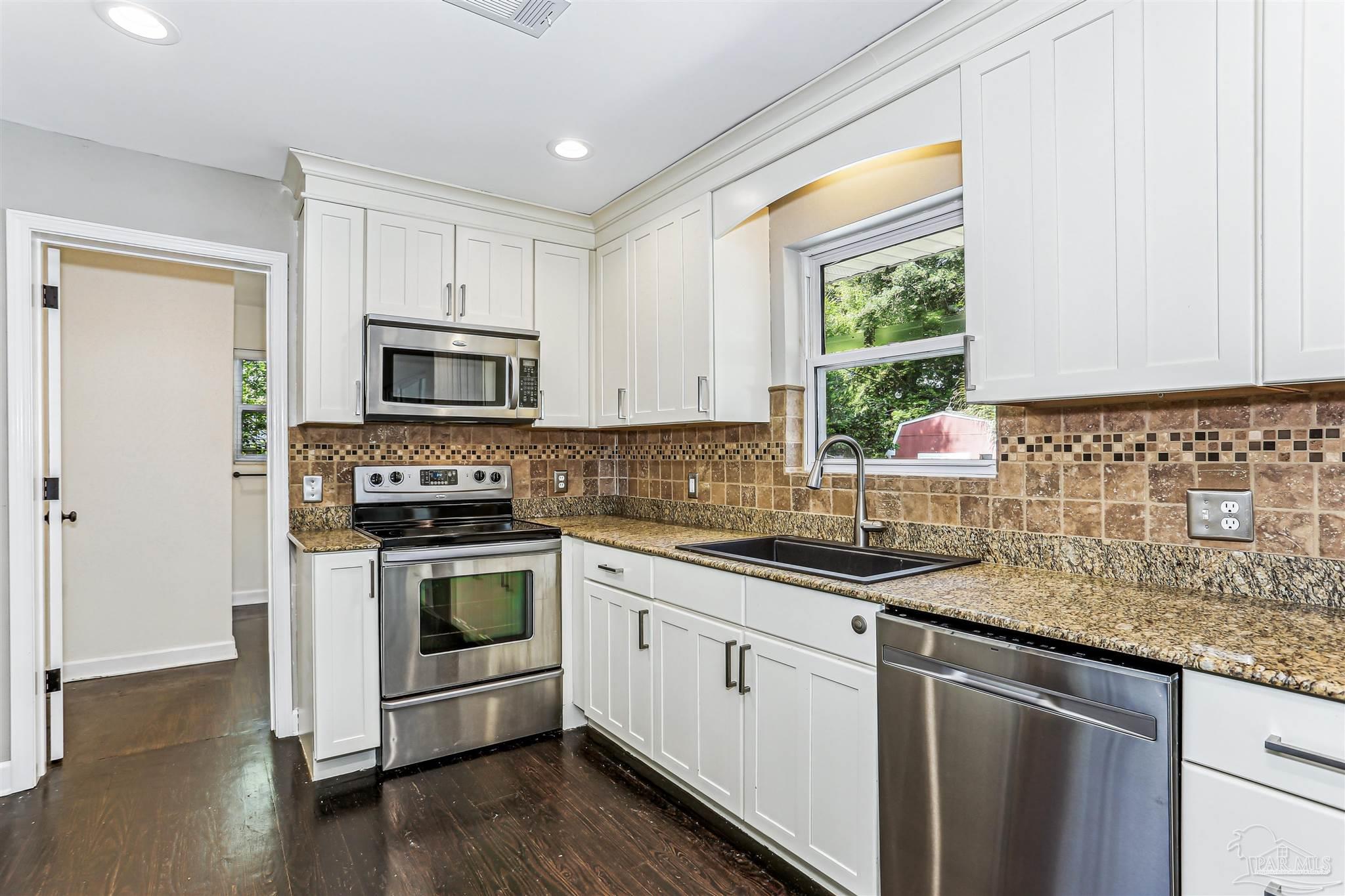 320 Gamarra Road Pensacola, FL 32503 - Photo 12 of 32